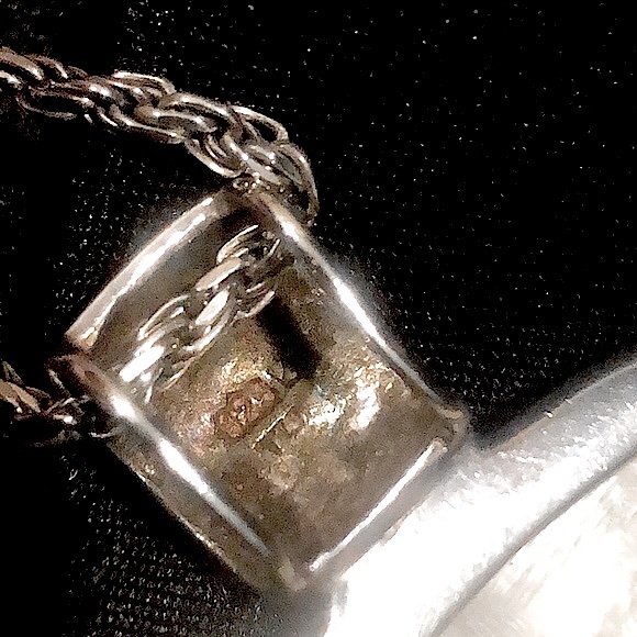 STERLING SILVER MOTHER OF PEARL Cabochon Pendant and Twisted Rope Necklace - Picture 3 of 12